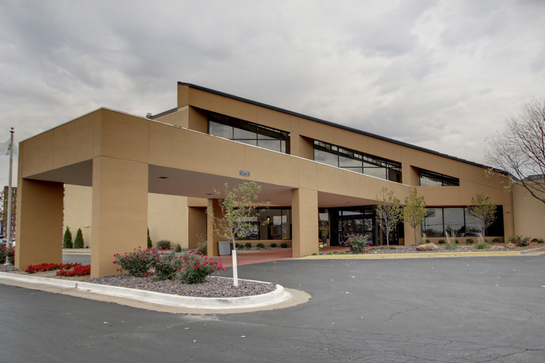 Exterior & Views 2, DoubleTree by Hilton Quincy, Adams