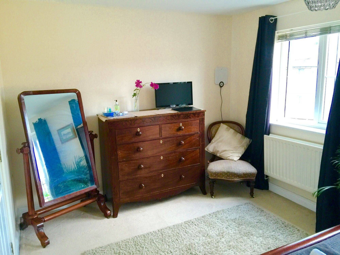 Others 4, Lynbrook Guests House, London