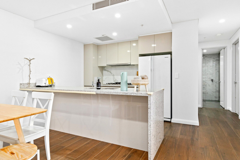 Others 5, Resort facilities 4 bedroom Apartment OP, Sydney