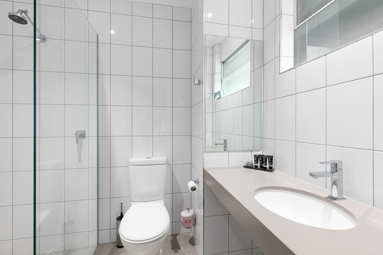 Bathroom 4, Mantra Mount Gambier, Mount Gambier
