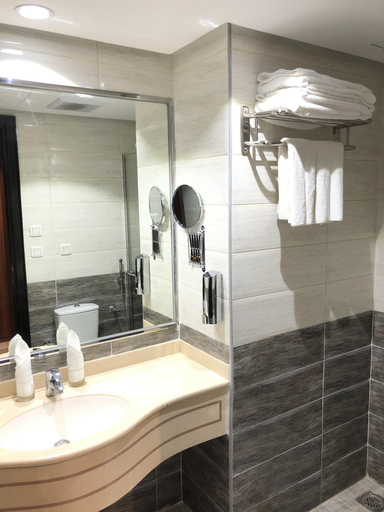 Bathroom 5, Zaha Al Madina Hotel, Al Madinah Al Munawwarah
