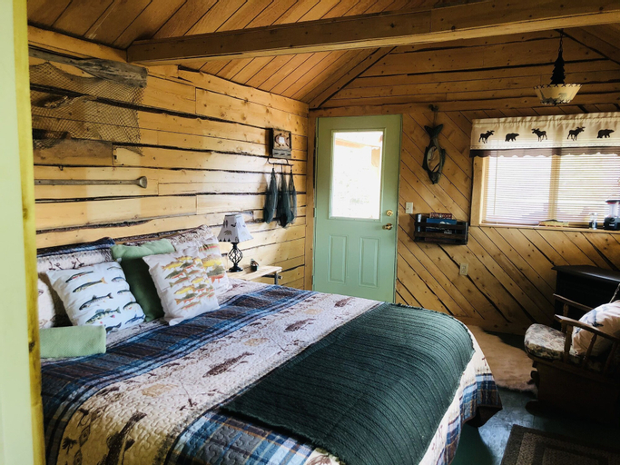 Bedroom 2, Wrangell Mountain Lodge, Valdez-Cordova