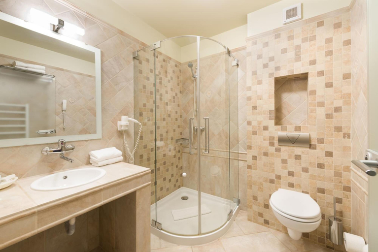 Bathroom 4, Hotel Sonnenhof, Moara Nica