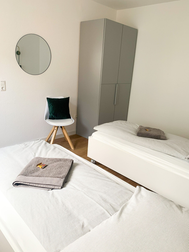 Bedroom 4, Glück Auf Appartement Lösortstra��e, Duisburg