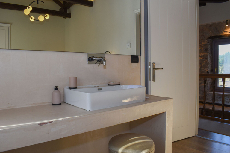 Bathroom 4, Secluded Mountain Refuge - Theonimfi Paradise Gem, Peloponnese