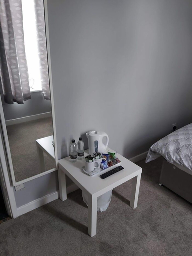Others 5, The Vale Hotel, Kingston upon Hull