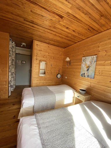 Bedroom 2, Auberge de la Foret, Isère