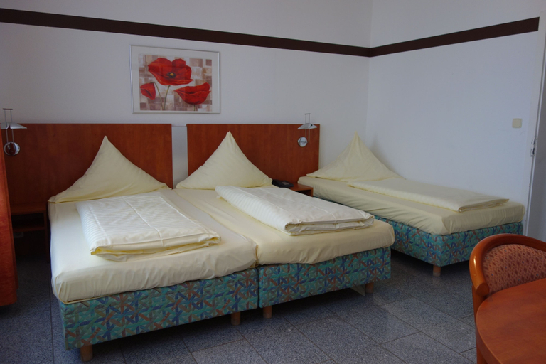 Bedroom 3, Parkhotel Friedrichstraße, Gießen