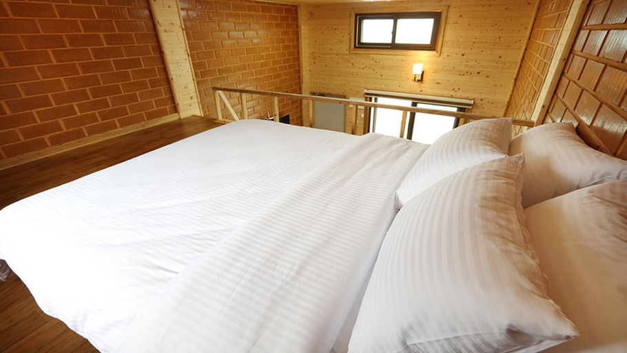 Bedroom 3, Seogwipo Starlightsky Pension, Seogwipo
