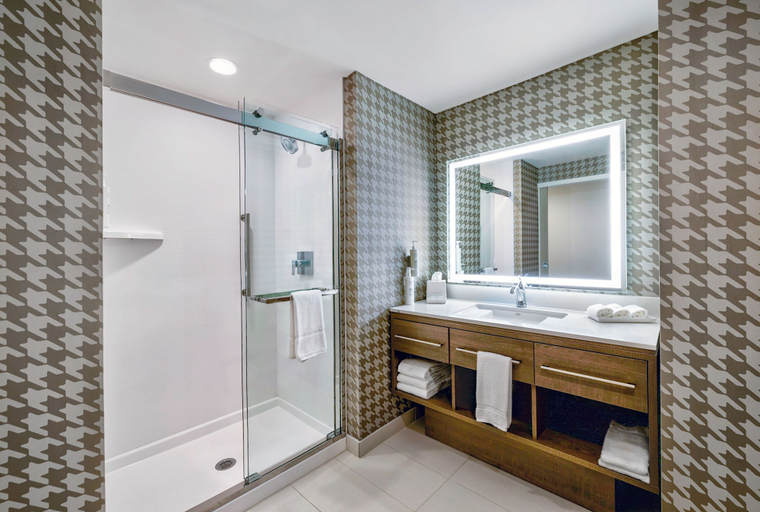 Bathroom 4, Tru By Hilton Minneapolis Downtown, Hennepin