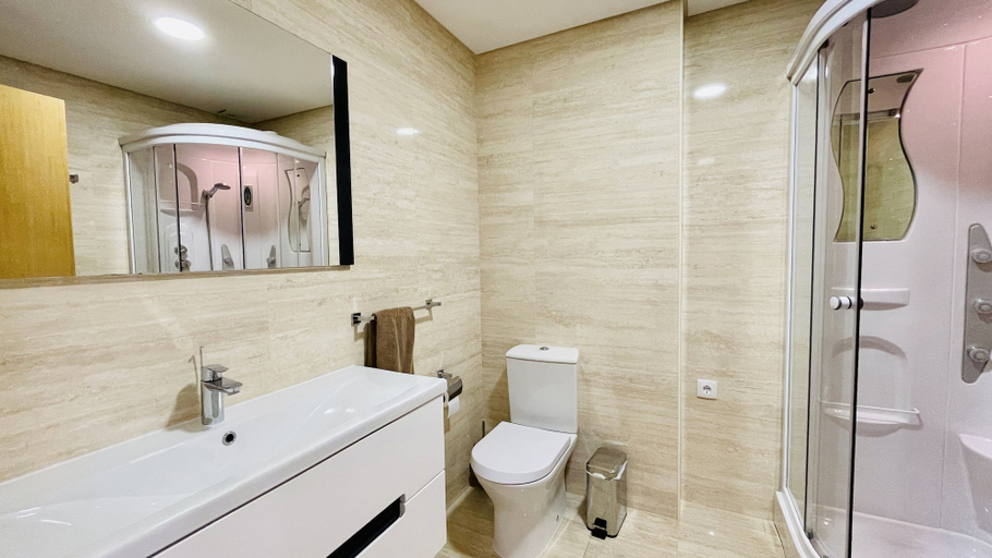 Bathroom 4, Alice CIP, Albufeira
