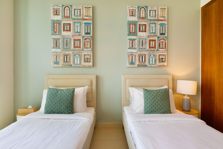 Bedroom 2, Maison Privee - 5 stars Apt in Architectural Marvel of Dubai, Dubai