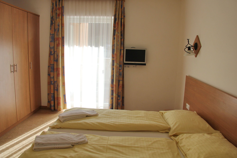 Bedroom 2, Apartmenthotel Schillerhof, Sankt Johann im Pongau