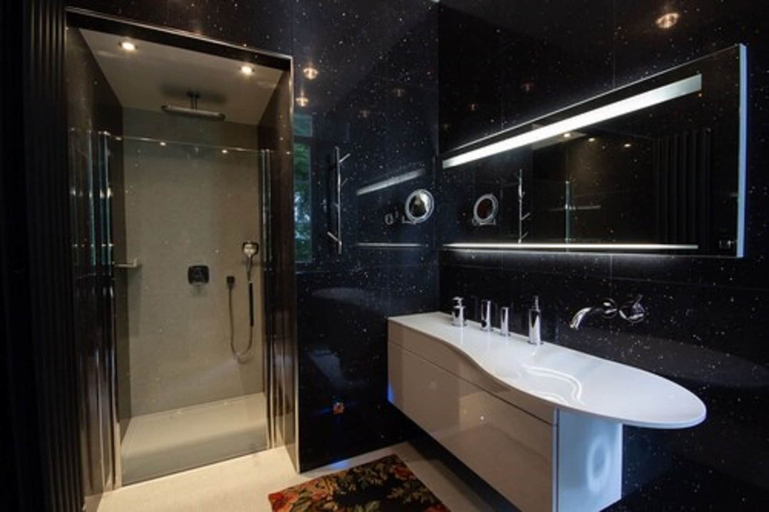 Bathroom 5, Chateau de Druon, Pyrénées-Atlantiques