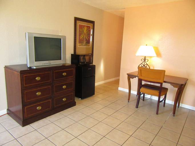 Others 4, San Angelo Lodge, Tom Green