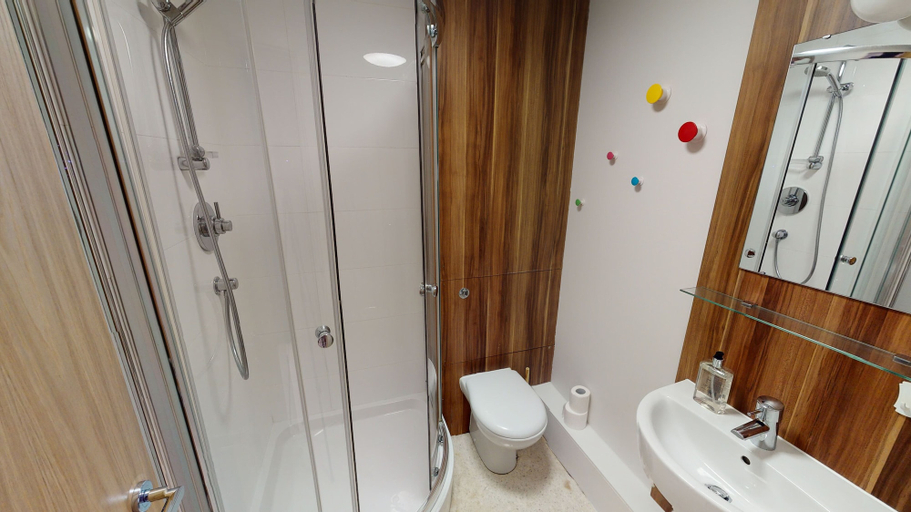 Bathroom 2, Central Perks Apartment, Kingston upon Hull