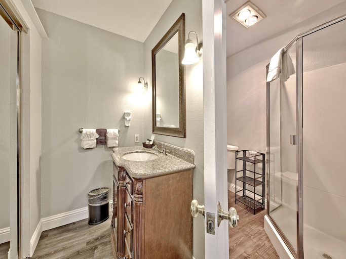Bathroom 4, Heavenly Inn, El Dorado