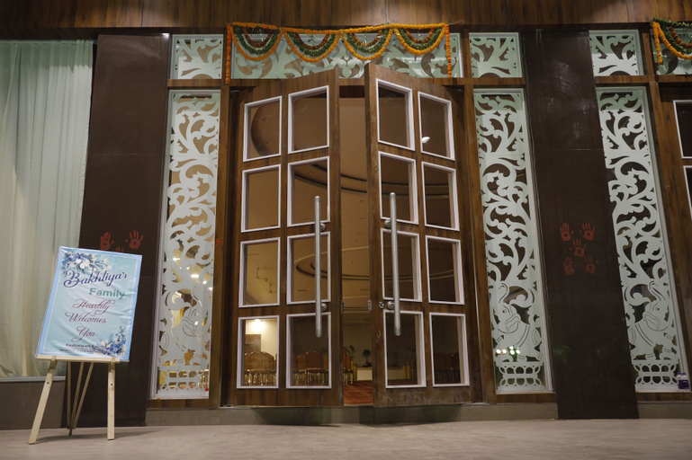 Exterior & Views 7