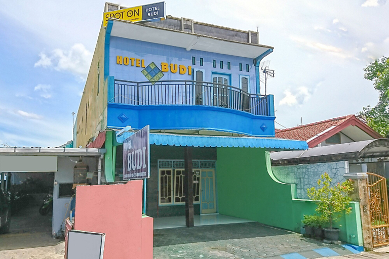 Exterior & Views 2, Hotel O Budi, Banyumas