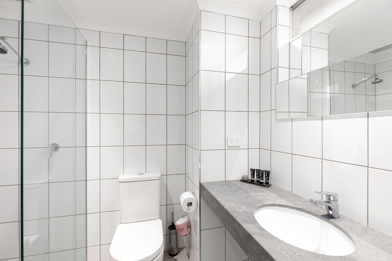 Bathroom 5, Mantra Mount Gambier, Mount Gambier