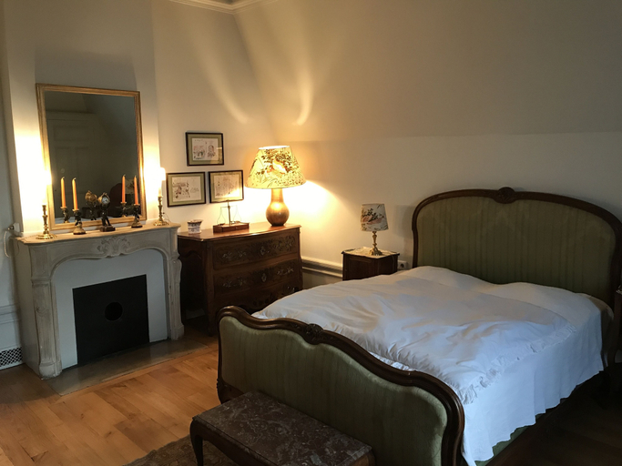 Bedroom 2, Château de Joyeux - Chambres D'hôtes, Ain