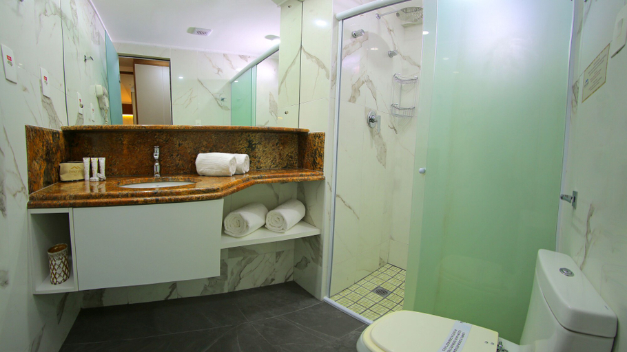 Bathroom 4, Esmeralda Praia Hotel, Natal