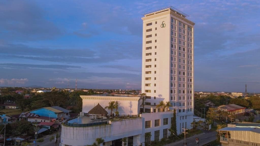 Exterior & Views 24