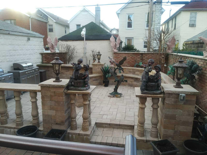 Others 3, East 42nd Mansion, New York