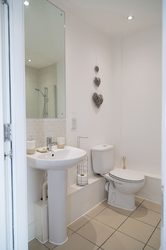 Bathroom 4, Kent Street - Apt 4, Sefton