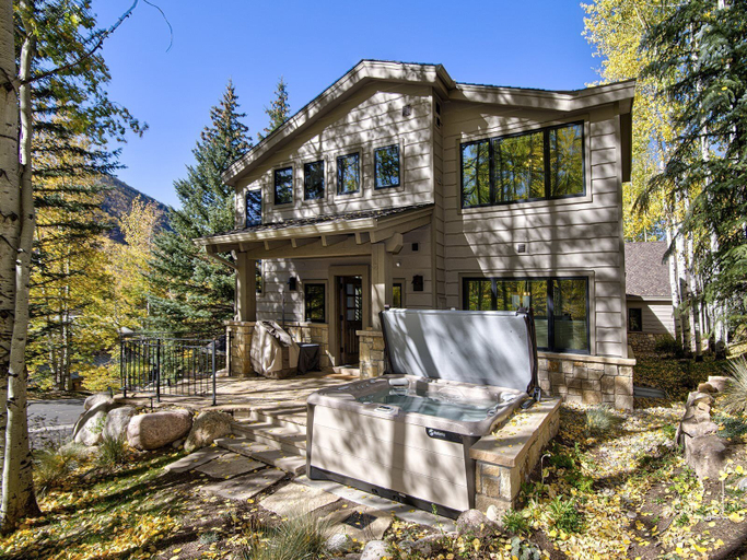 Exterior & Views 2, Greenhill Court Chalet, Eagle
