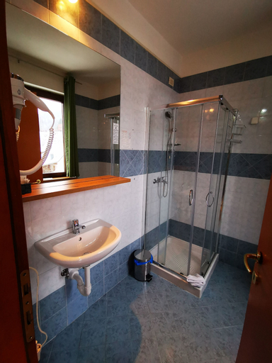 Bedroom 4, Hotel Tarvisio, Udine