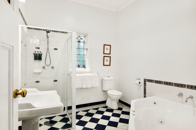 Bathroom 3, The Bundanoon Guest House, Wingecarribee