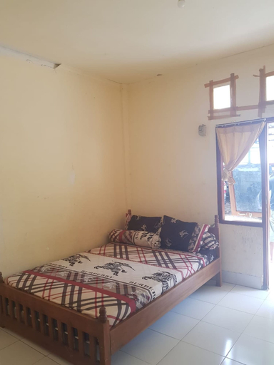 Bedroom 2, Putra Kepe Homestay, West Manggarai