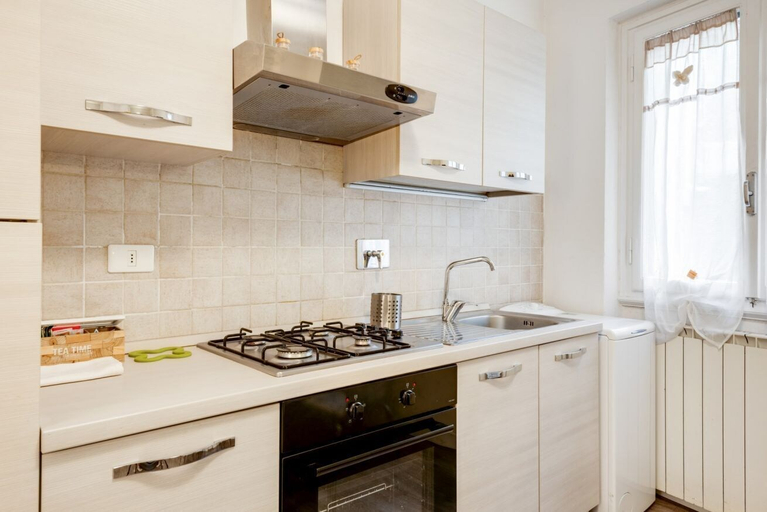 Others 3, Ponte Vecchio & Boboli Modern Apartment , Florence