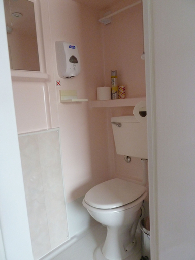 Bathroom 4, The Pier, Portsmouth