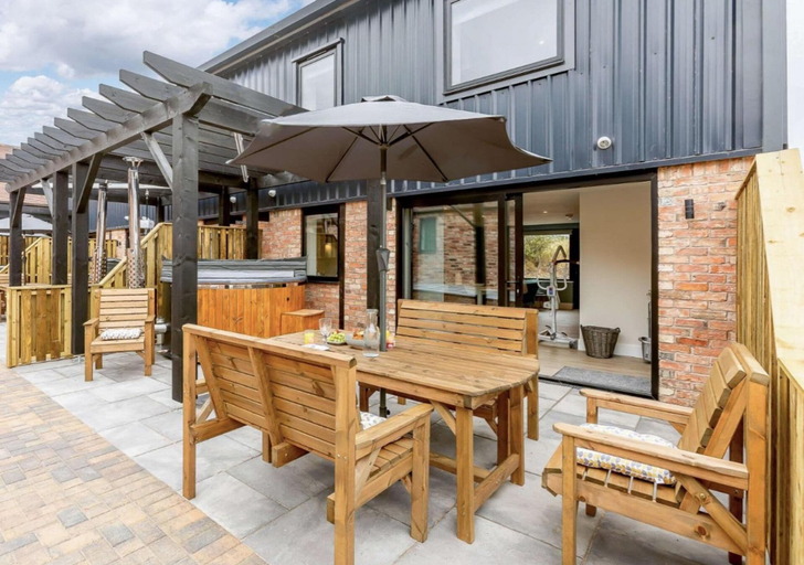 Others 4, Fully Accessible-disabled Adapted-hot Tub-pets, Warwickshire