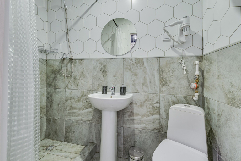 Bathroom 3, Travelto na Neve, Sankt-Peterburg gorsovet