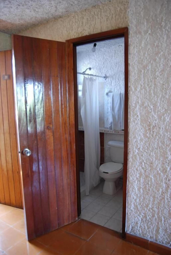Bathroom 4, Hotel Tankah, Isla Mujeres