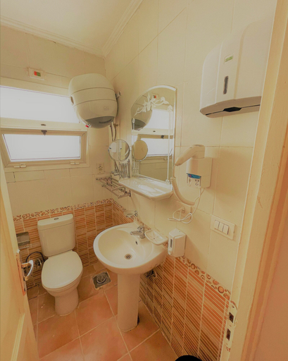 Bathroom 3, Madinaty Lodge By Travelholic, New Cairo 2