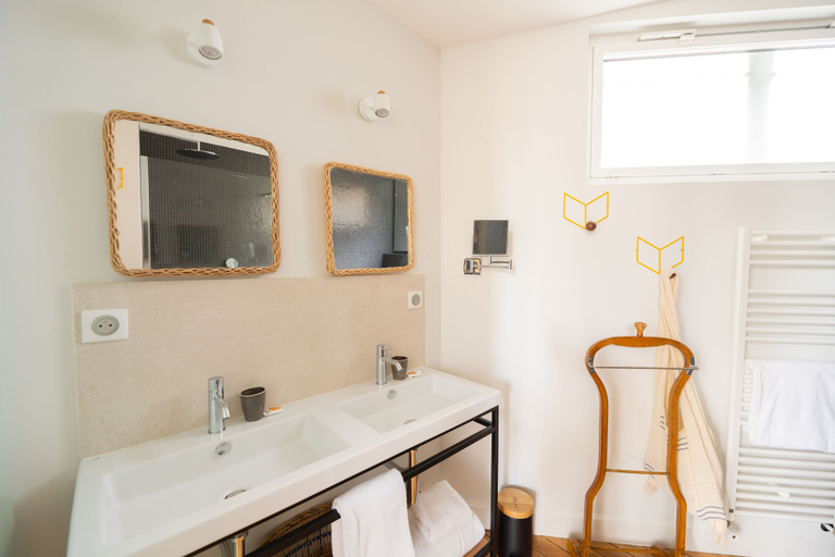 Bathroom 4, Maison Manège, Gironde