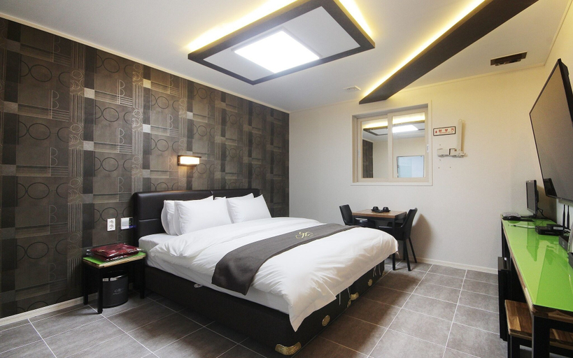 Bedroom 4, Gwangju Chungjangro Gold Brown Hotel, Buk