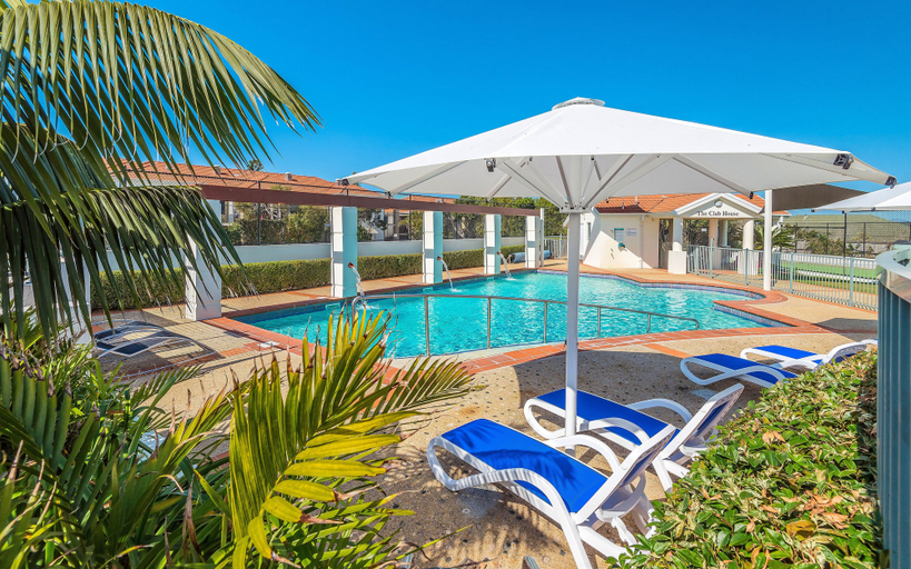 Sport & Beauty 4, Breakers 1/8, Clarence Valley- Coast
