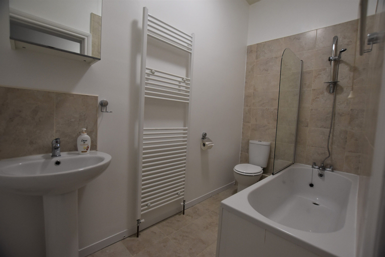 Bathroom 2, Argyle Apartments, Sunderland