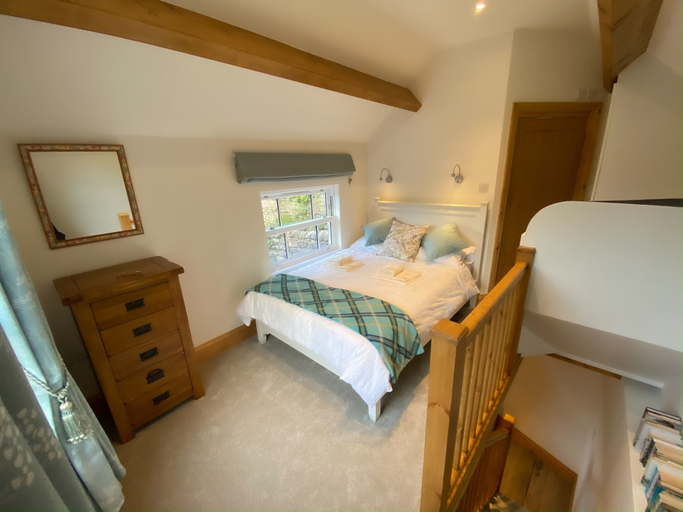Bedroom 2, Robin Hood Tower , Derbyshire