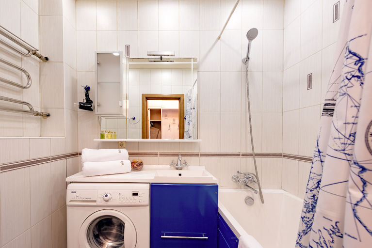 Bathroom, Inndays Apartment on Nagornaya 3, South-Western