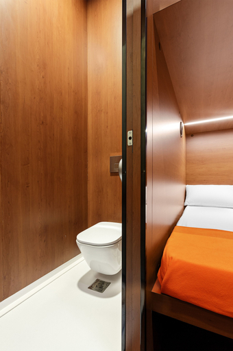Bathroom 2, GettSleep SVO Airport Terminal C Airside, Solnechnogorskiy rayon