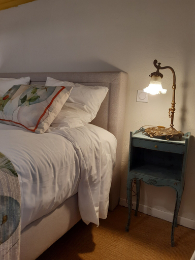 Bedroom 4, Rémy A Dit, Bouches-du-Rhône