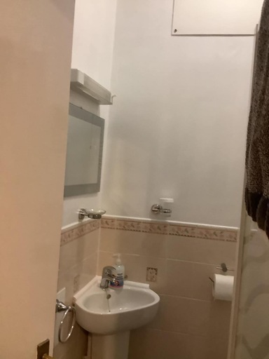 Bathroom 4, The Sandalwood, Blackpool