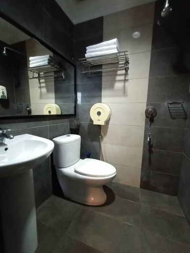 Bathroom 5, Maya Hotel, Lahad Datu