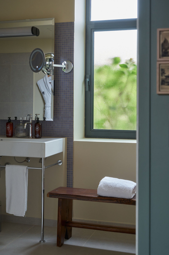 Bathroom 4, Les Sources de Cheverny, Loir-et-Cher
